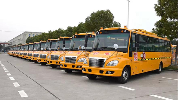 21 9.4 meters special school buses were sent to shandong