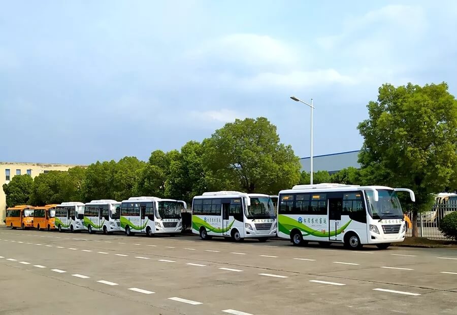 Huaxin brand 19 air-conditioned buses were shipped to hubei province in batches
